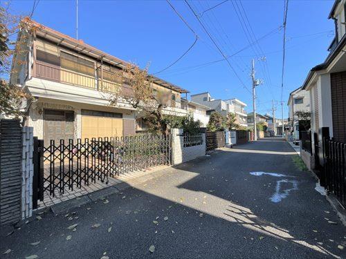 前面道路を含む現地（左手）