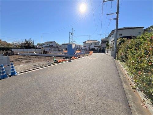 前面道路を含む現地（左手）