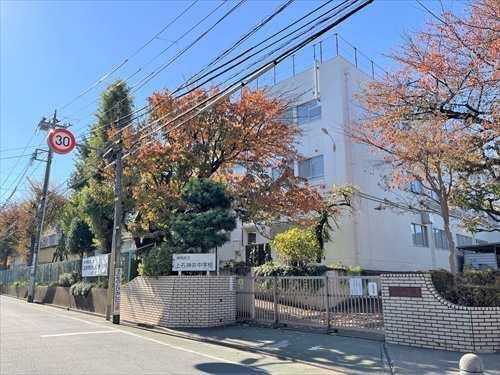 練馬区立上石神井中学校 500ｍ