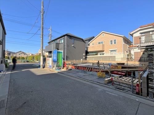 前面道路を含む現地（右手）