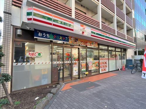 セブンイレブン新宿百人町２丁目店110ｍ