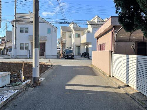 北側道路（物件：左手）