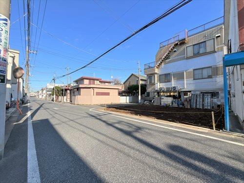 西側道路（物件：右手）