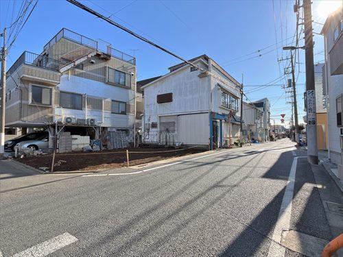 西側道路（物件：左手）