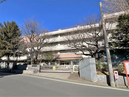 西東京市立住吉小学校 620ｍ