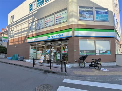 ファミリーマート富士見台駅前店 420ｍ