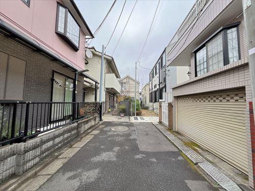 前面道路（物件：正面右奥）