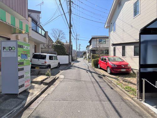 東側道路（物件：右手）