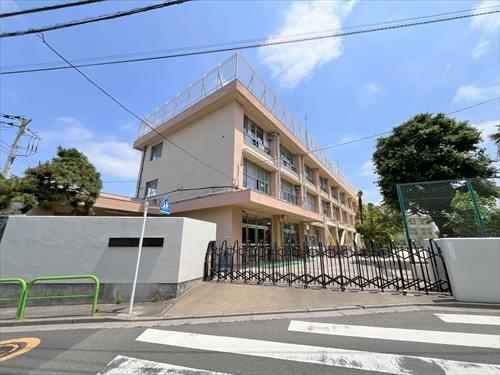 練馬区立南が丘小学校 560ｍ