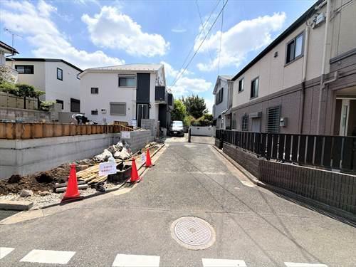 南西側協定通路約4m