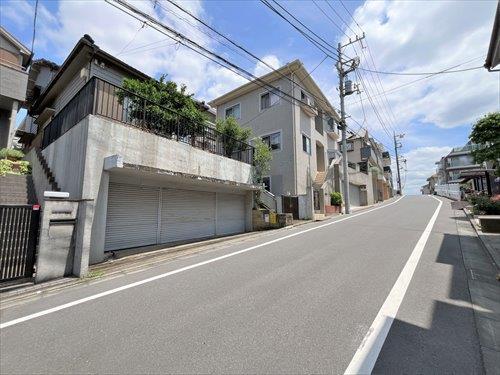前面道路を含む現地（左手）