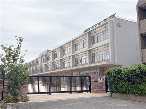 練馬区立上石神井北小学校 650ｍ