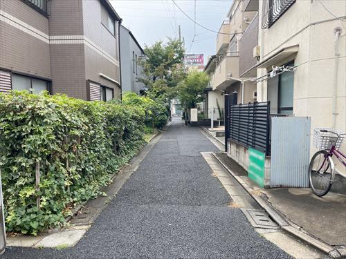南側道路（物件：右手）