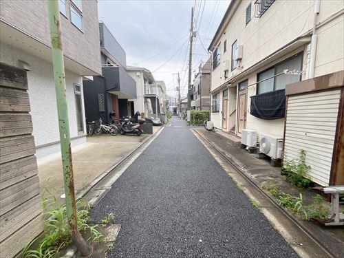 東側道路（物件：右手）