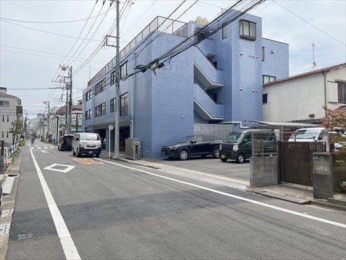 前面道路を含む現地（右手）