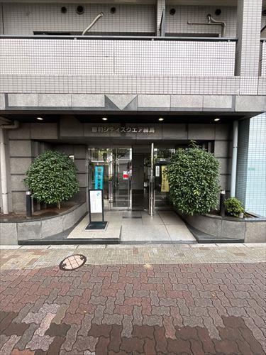 建物入り口 建物入り口