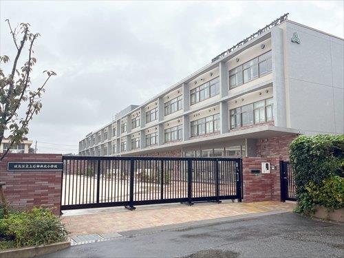 練馬区立上石神井北小学校 610ｍ