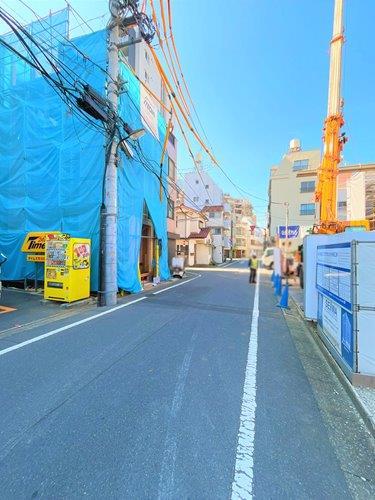 【現地前面道路2024年10月撮影】