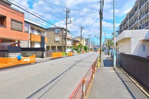 【現地前面道路2024年8月撮影】