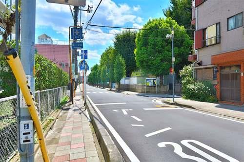 【現地前面道路2024年8月撮影】