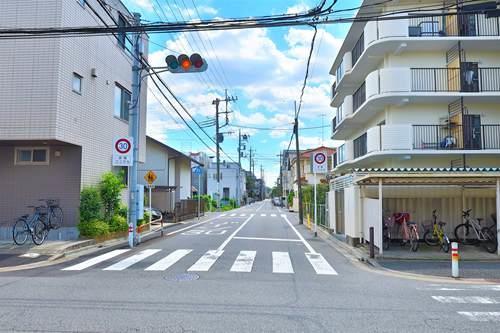 【現地前面道路2024年8月撮影】