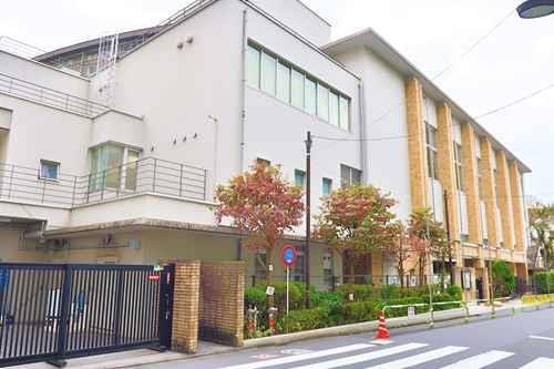 新宿区立四谷小学校まで530ｍ