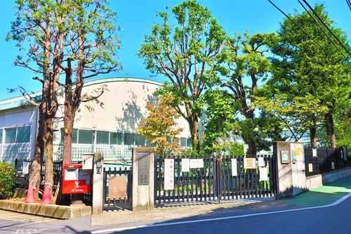 淀橋第四小学校まで420ｍ