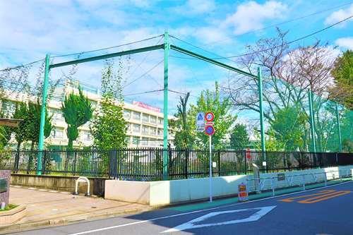 渋谷区立中幡小学校まで330ｍ