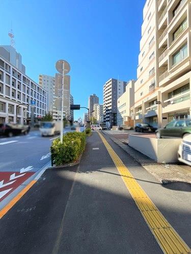 【現地前面道路2025年2月撮影】