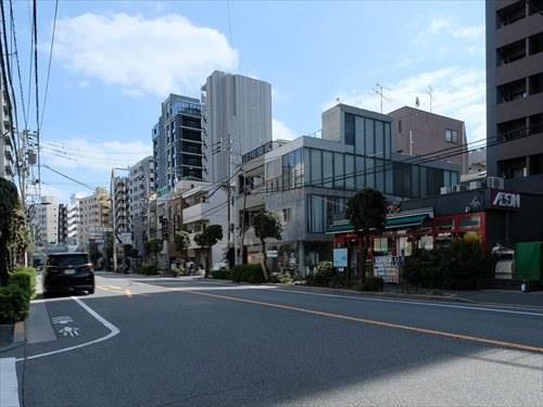 まいばすけっと牛込柳町駅東店 140m