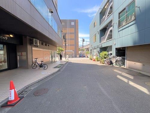 【現地前面道路2025年7月撮影】