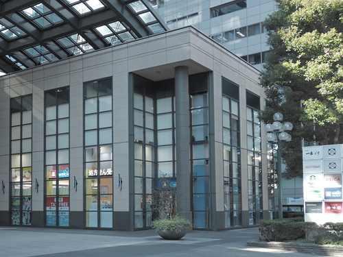  ウエルシア西新宿三井ビル店 250m