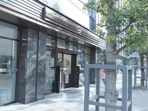 セブンイレブン西新宿5丁目北店 50m