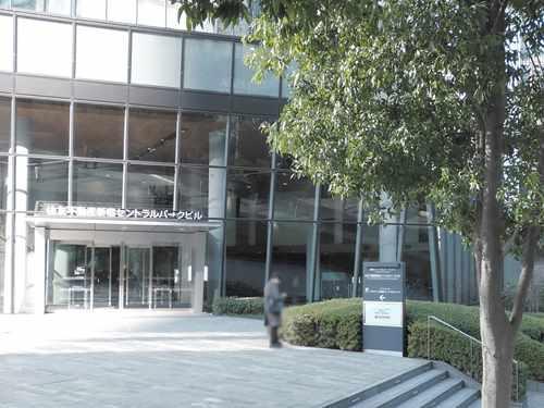 ベルサール新宿セントラルパーク 380m