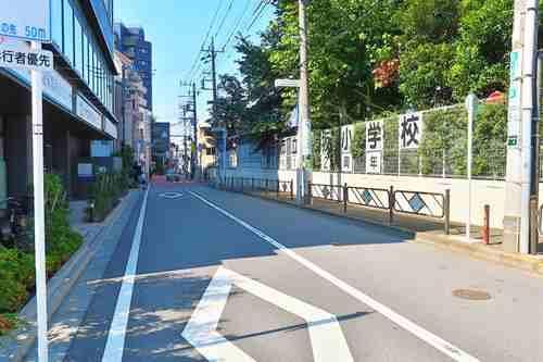 【現地前面道路2025年9月撮影】