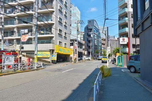 【現地前面道路2025年9月撮影】