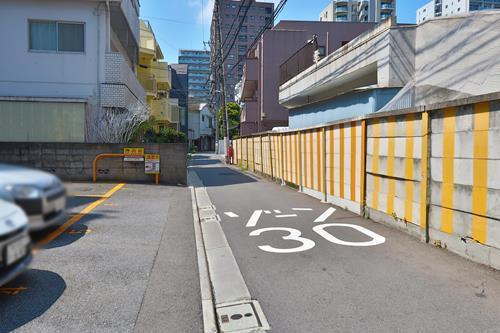 【現地前面道路2025年9月撮影】