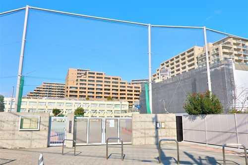 塚戸小学校まで170ｍ