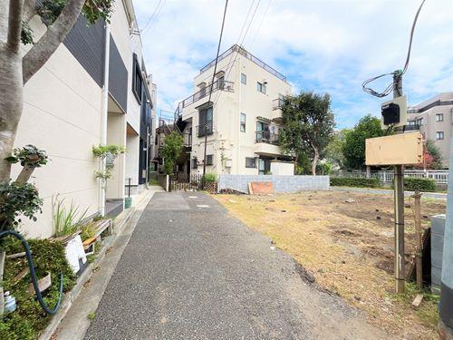 【現地前面道路2025年9月撮影】