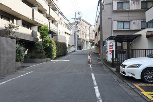 【現地前面道路2025年11月撮影】