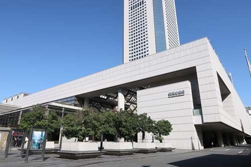 新国立劇場まで690m