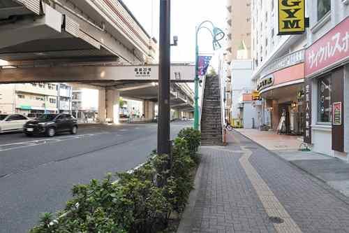 【現地前面道路2025年11月撮影】