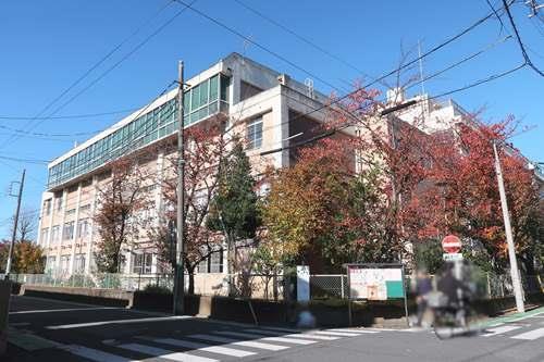 川口市立芝南小学校まで1000m