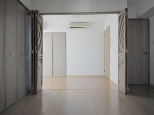 洋室 約4.7帖/納戸 約7.1帖