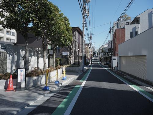 前面道路（2026年1月 撮影）