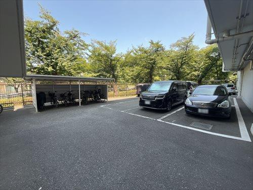 駐車場　2025年8月撮影