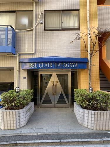 エントランス前