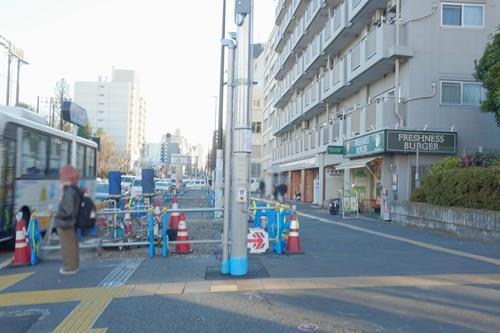 前面道路（2025年12月 撮影）