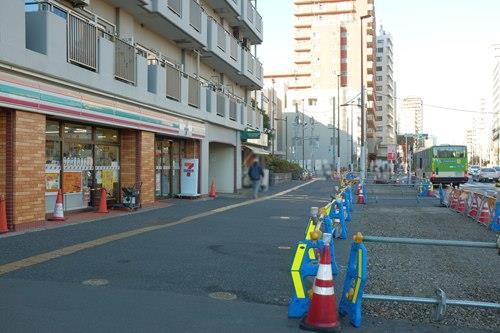 前面道路（2025年12月 撮影）
