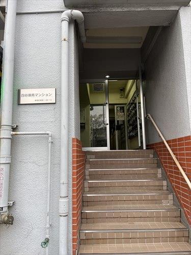 エントランス前